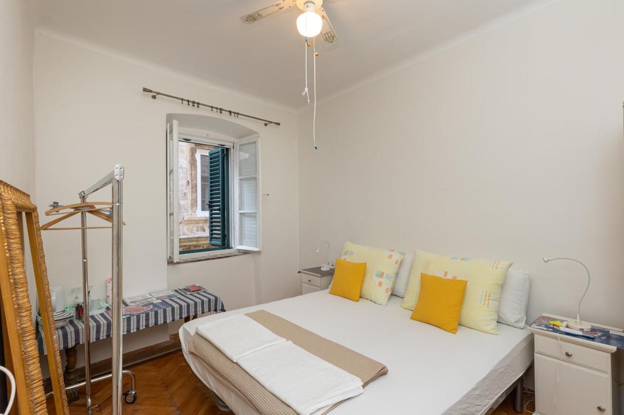 Buza House Bed & Breakfast