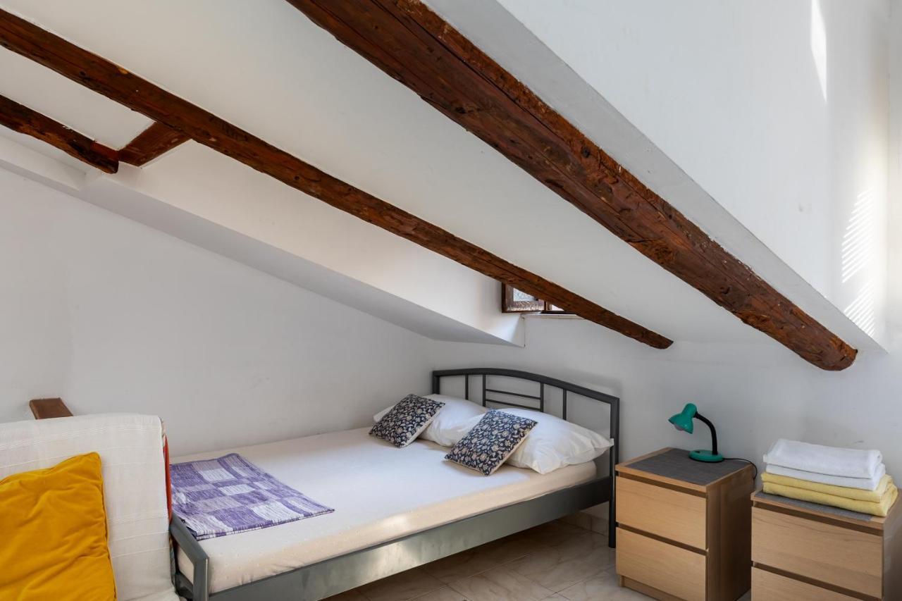 Buza House Bed & Breakfast
