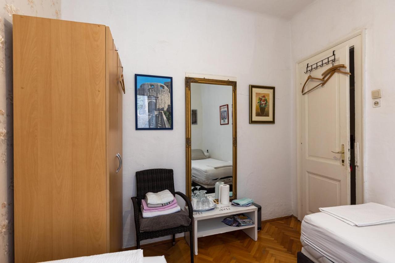 Buza House Bed & Breakfast
