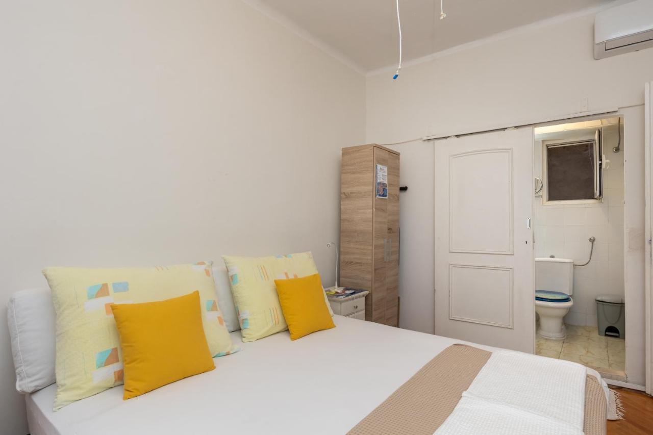 Bed & Breakfast Buza House *