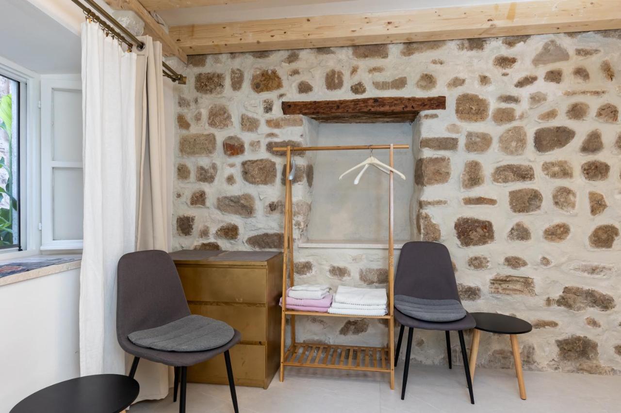 Bed & Breakfast Buza House *